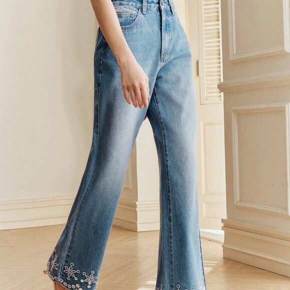 Medium Wash Casual Women's Valentine's Day Floral Embroidered Cowboy Pants - Picture 4 of 6